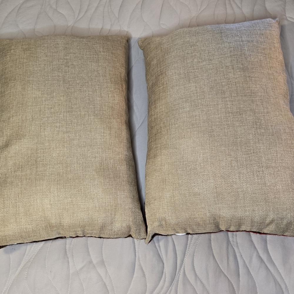 Set Of 2 Holiday Throw Pillows With Snowmen Joy, 17×12" Each, EUC, Tags Removed - Picture 2 of 2